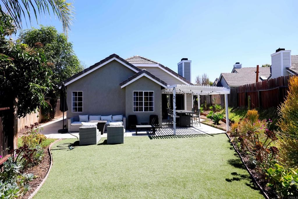 Image 31 of property listing at 10402 Rancho Carmel Drive, San Diego, CA 92128