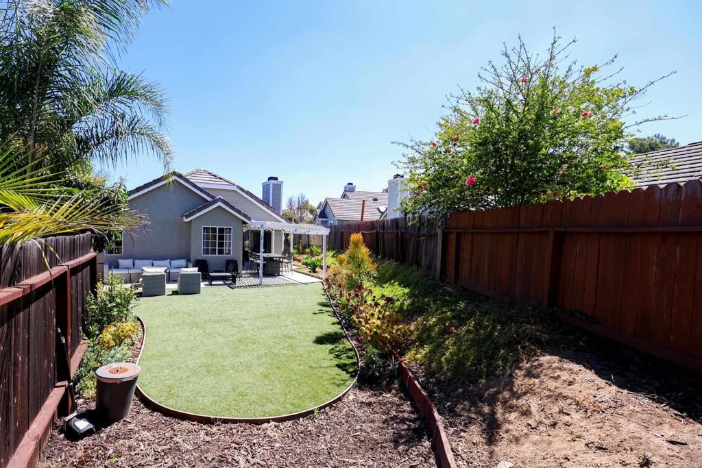 Image 32 of property listing at 10402 Rancho Carmel Drive, San Diego, CA 92128