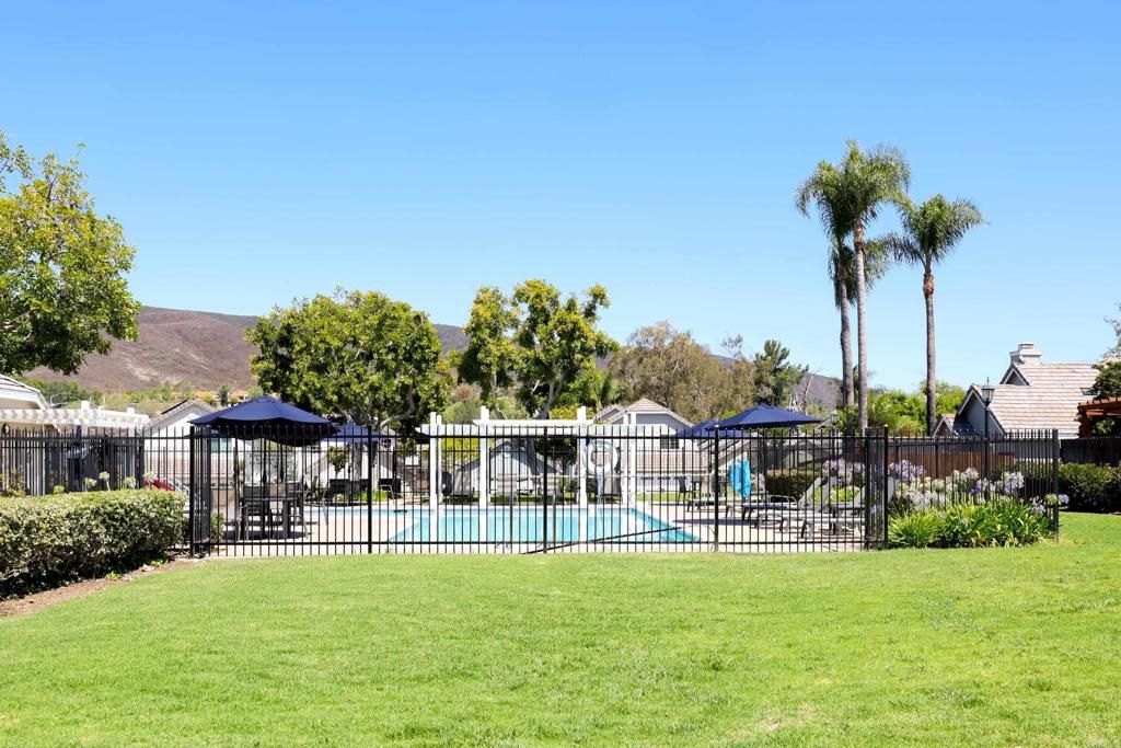 Image 39 of property listing at 10402 Rancho Carmel Drive, San Diego, CA 92128
