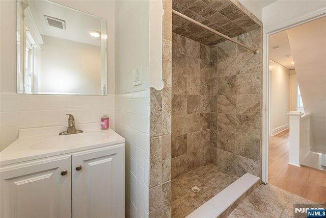 160 Bloomfield Avenue B, Verona, NJ 07044