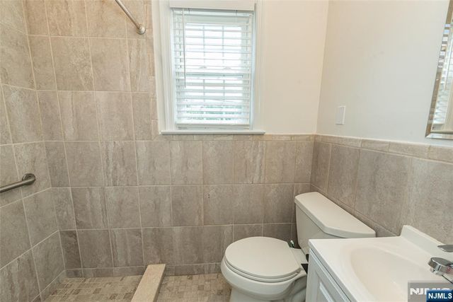 160 Bloomfield Avenue B, Verona, NJ 07044