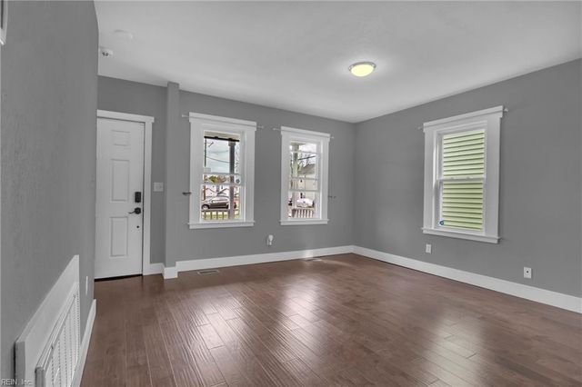 1136 Seaboard AVE, Chesapeake, VA 23324