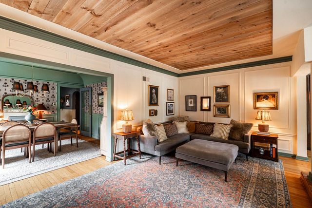 5861 N Bay Ridge AVENUE, Whitefish Bay, WI 53217