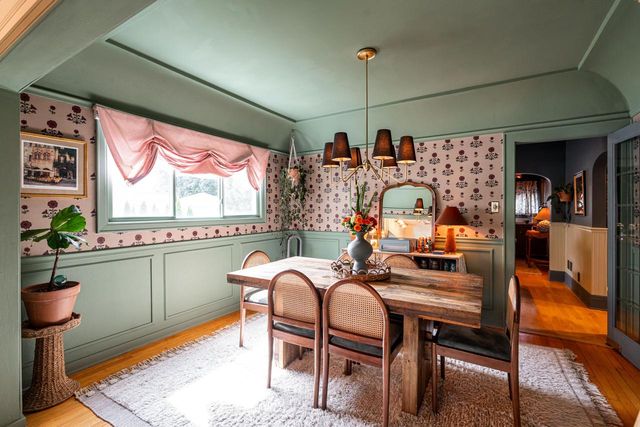 5861 N Bay Ridge AVENUE, Whitefish Bay, WI 53217