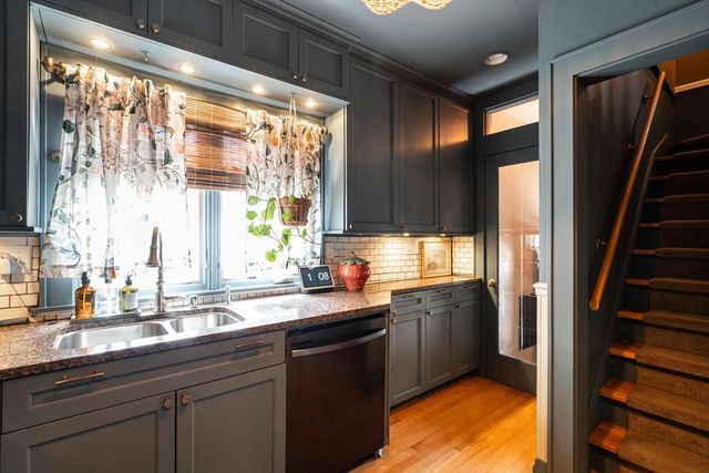 5861 N Bay Ridge AVENUE, Whitefish Bay, WI 53217