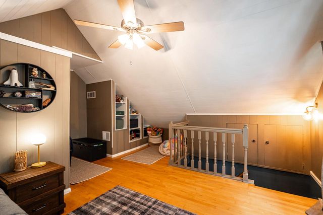 5861 N Bay Ridge AVENUE, Whitefish Bay, WI 53217