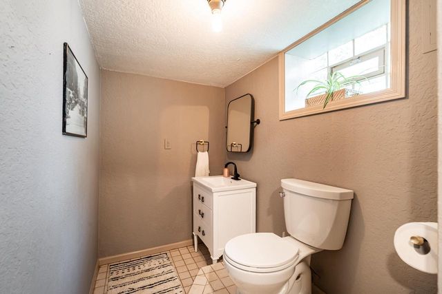 5861 N Bay Ridge AVENUE, Whitefish Bay, WI 53217