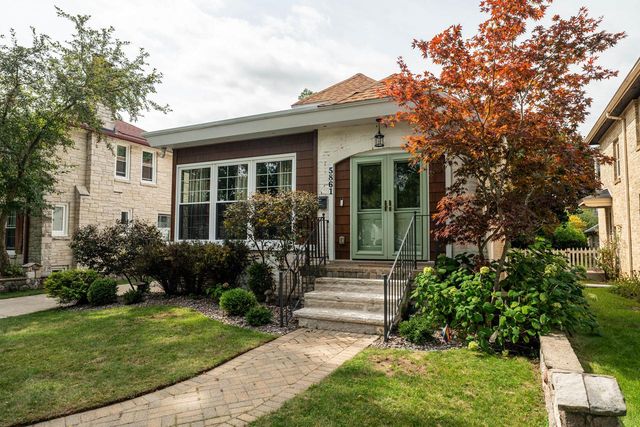 5861 N Bay Ridge AVENUE, Whitefish Bay, WI 53217