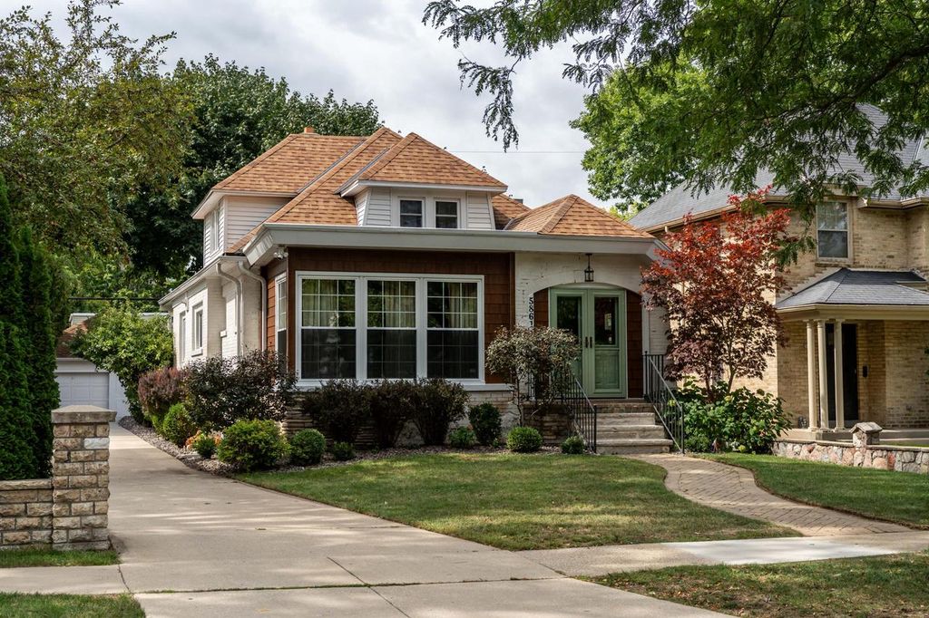 5861 N Bay Ridge AVENUE, Whitefish Bay, WI 53217