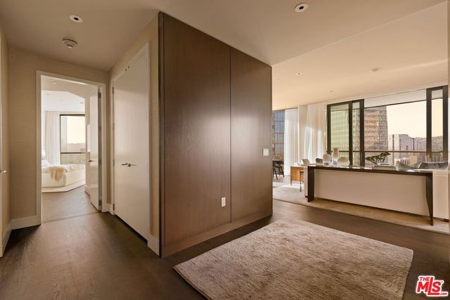 211 W Elm Court 28C, Los Angeles, CA 90067