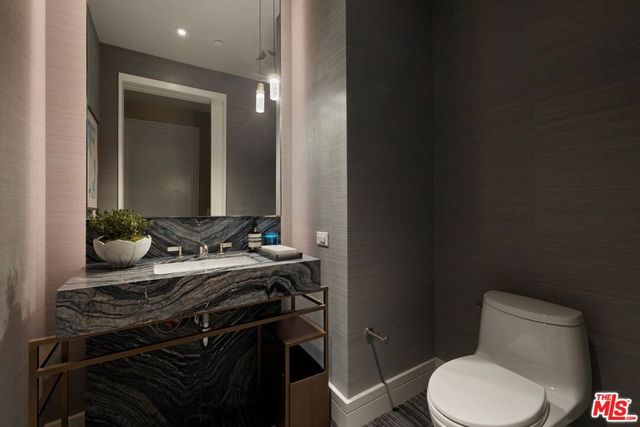 211 W Elm Court 28C, Los Angeles, CA 90067