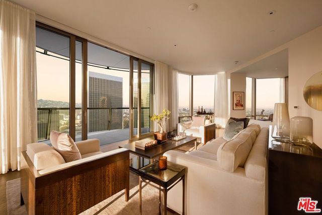 211 W Elm Court 28C, Los Angeles, CA 90067