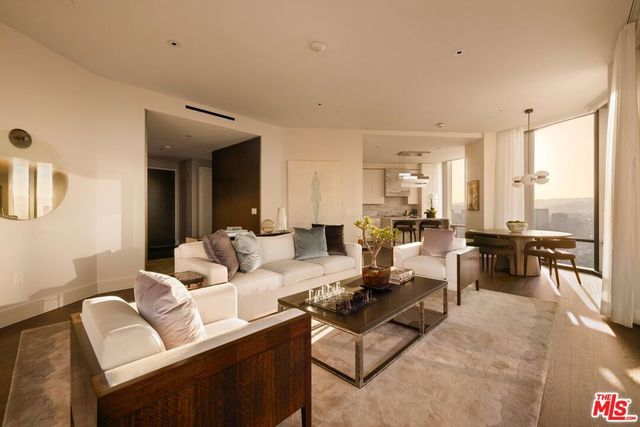 211 W Elm Court 28C, Los Angeles, CA 90067