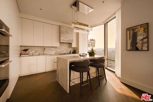 211 W Elm Court 28C, Los Angeles, CA 90067