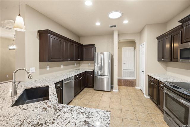 24804 Forum Cir, San Antonio, TX 78255