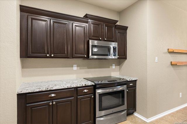 24804 Forum Cir, San Antonio, TX 78255