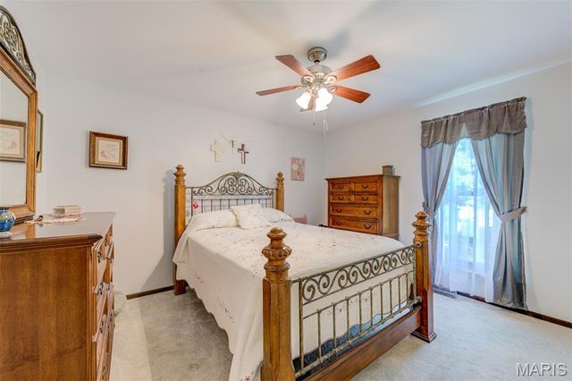 6 Barkwood Court, St Peters, MO 63376