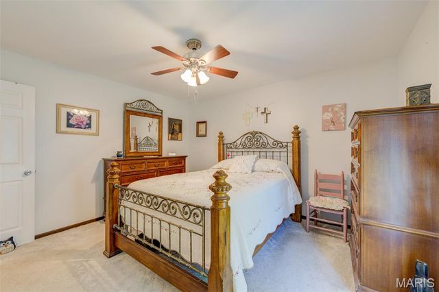 6 Barkwood Court, St Peters, MO 63376