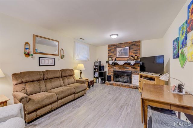 6 Barkwood Court, St Peters, MO 63376