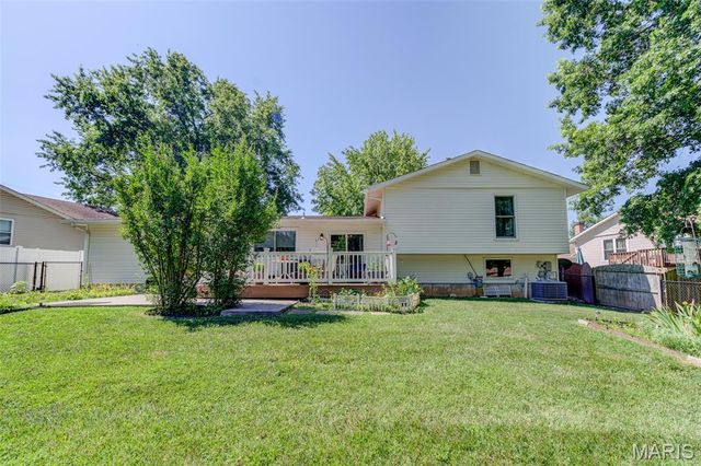 6 Barkwood Court, St Peters, MO 63376