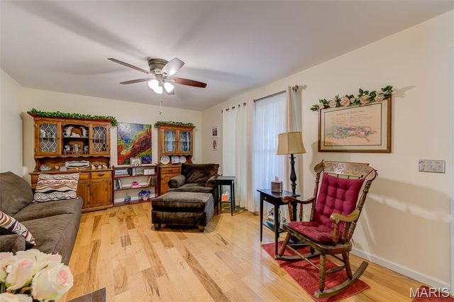 6 Barkwood Court, St Peters, MO 63376