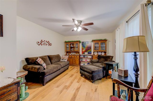 6 Barkwood Court, St Peters, MO 63376