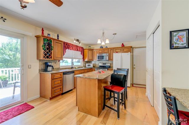6 Barkwood Court, St Peters, MO 63376