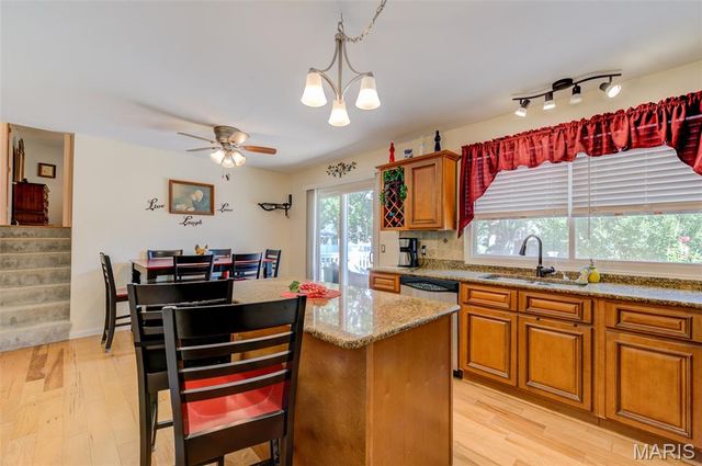 6 Barkwood Court, St Peters, MO 63376