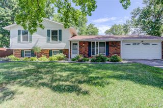 6 Barkwood Court, St Peters, MO 63376
