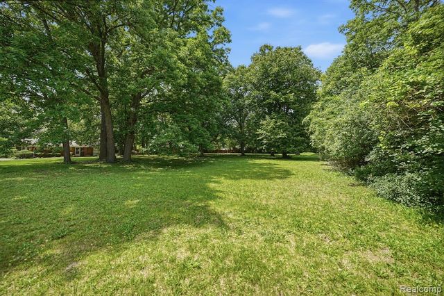 28993 Monterey Drive, Southfield, MI 48076