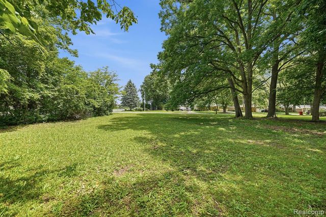 28993 Monterey Drive, Southfield, MI 48076