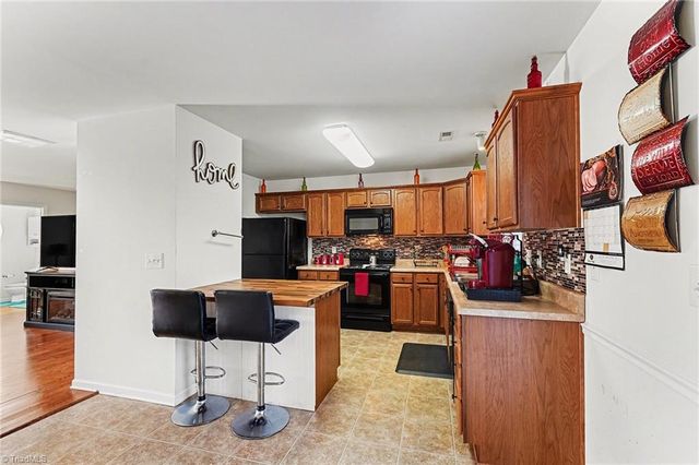 3869 Hickswood Creek Drive, High Point, NC 27265