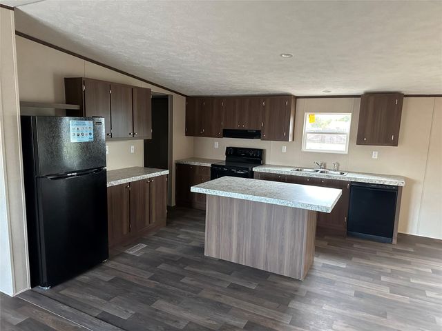 822 E Fannin Street, La Grange, TX 78945