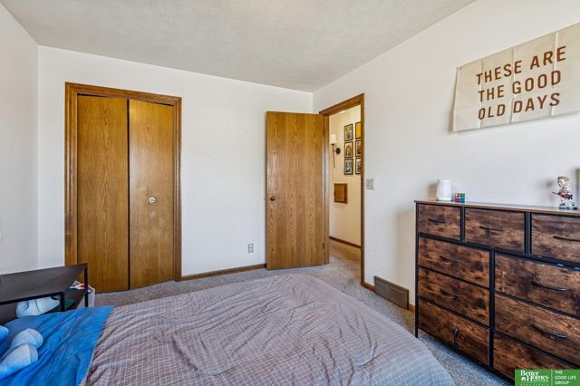 410 Sherwood Drive, Gretna, NE 68028