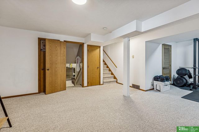 410 Sherwood Drive, Gretna, NE 68028