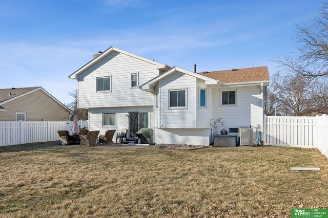 410 Sherwood Drive, Gretna, NE 68028