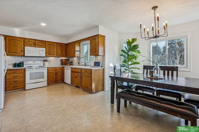 410 Sherwood Drive, Gretna, NE 68028