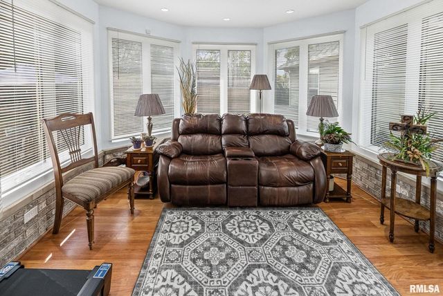 521 Marquis Avenue, Centralia, IL 62801