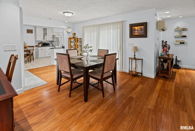 521 Marquis Avenue, Centralia, IL 62801