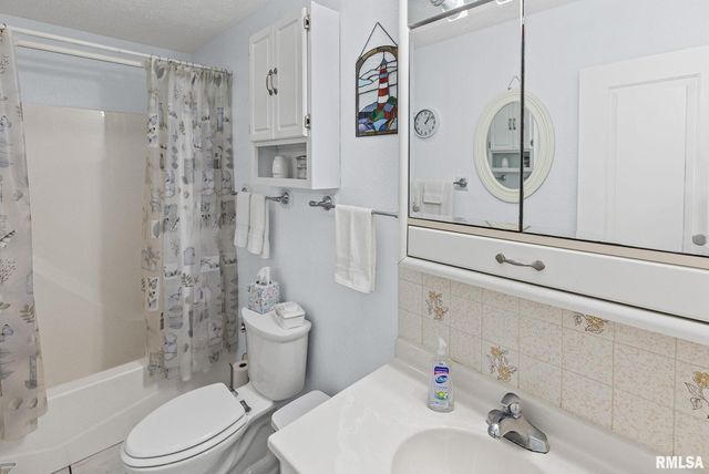 521 Marquis Avenue, Centralia, IL 62801