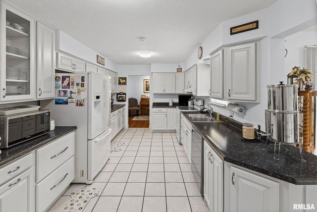 521 Marquis Avenue, Centralia, IL 62801