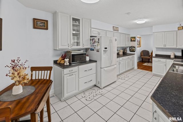 521 Marquis Avenue, Centralia, IL 62801