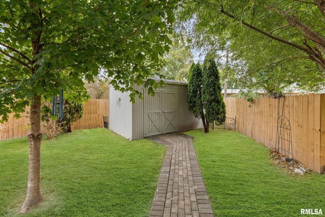 521 Marquis Avenue, Centralia, IL 62801