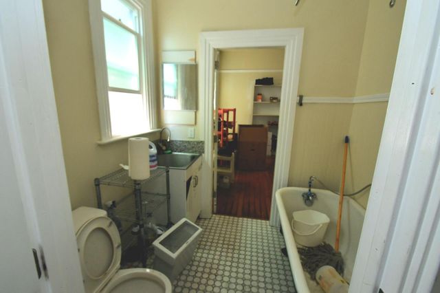 3306 Market Street, Emeryville, CA 94608