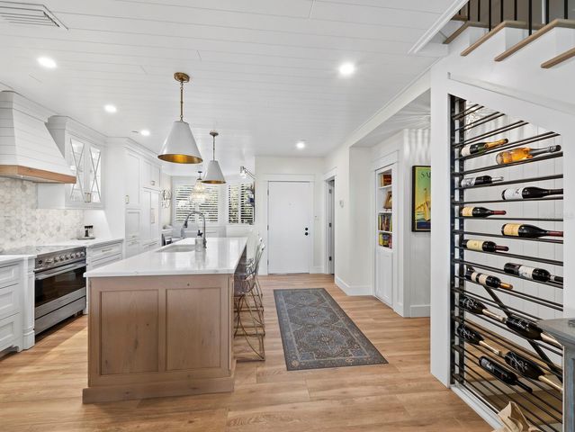 1918 HARBOURSIDE DRIVE 902, Longboat Key, FL 34228