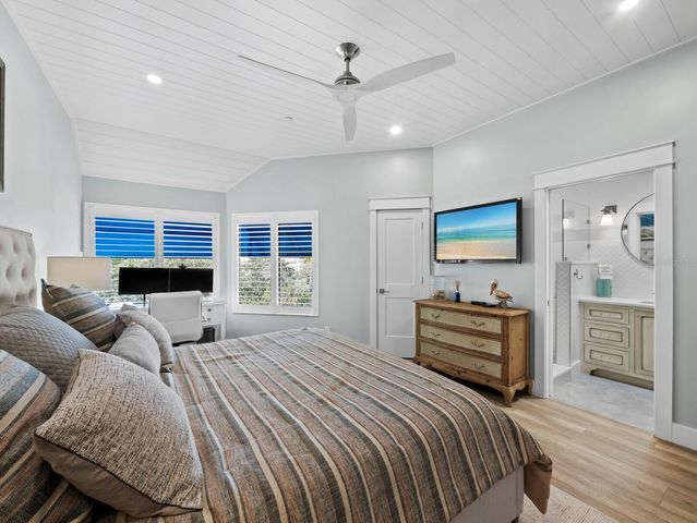 1918 HARBOURSIDE DRIVE 902, Longboat Key, FL 34228