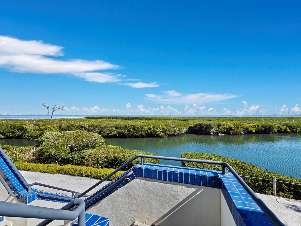 Image 14 of property listing at 1918 HARBOURSIDE DRIVE 902, Longboat Key, FL 34228