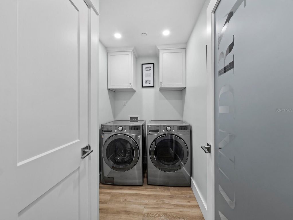 Image 31 of property listing at 1918 HARBOURSIDE DRIVE 902, Longboat Key, FL 34228