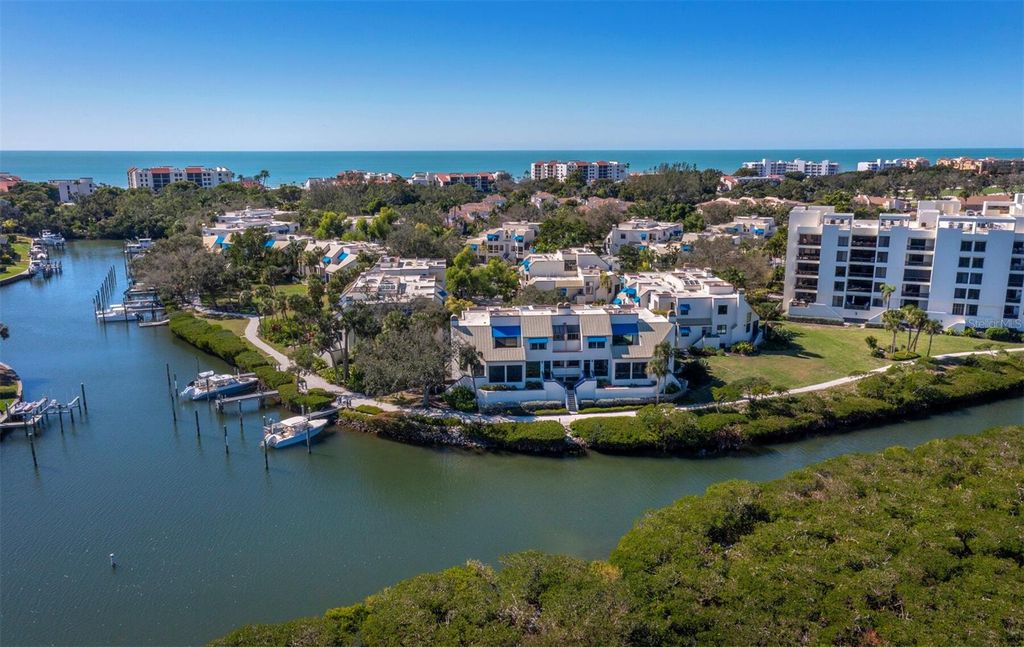 Image 41 of property listing at 1918 HARBOURSIDE DRIVE 902, Longboat Key, FL 34228