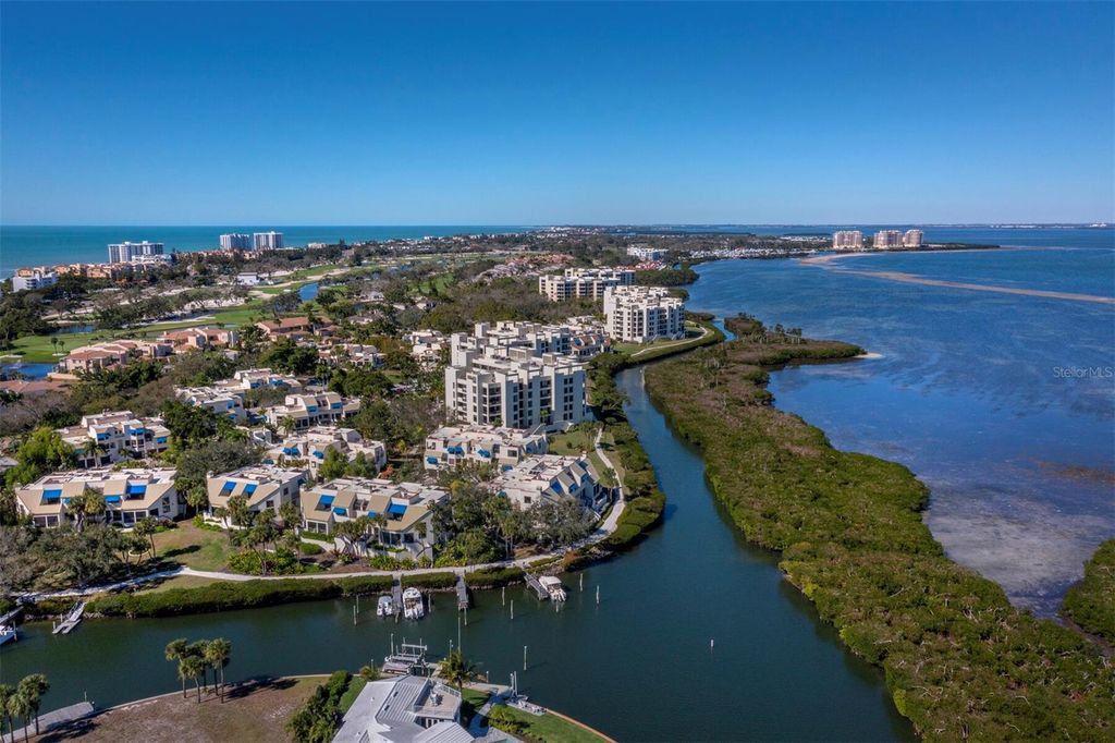 Image 43 of property listing at 1918 HARBOURSIDE DRIVE 902, Longboat Key, FL 34228